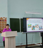 Опыт работы "Знакомство младших дошкольников с профессиями детского сада и социализация их в сюжетно - ролевой игре".